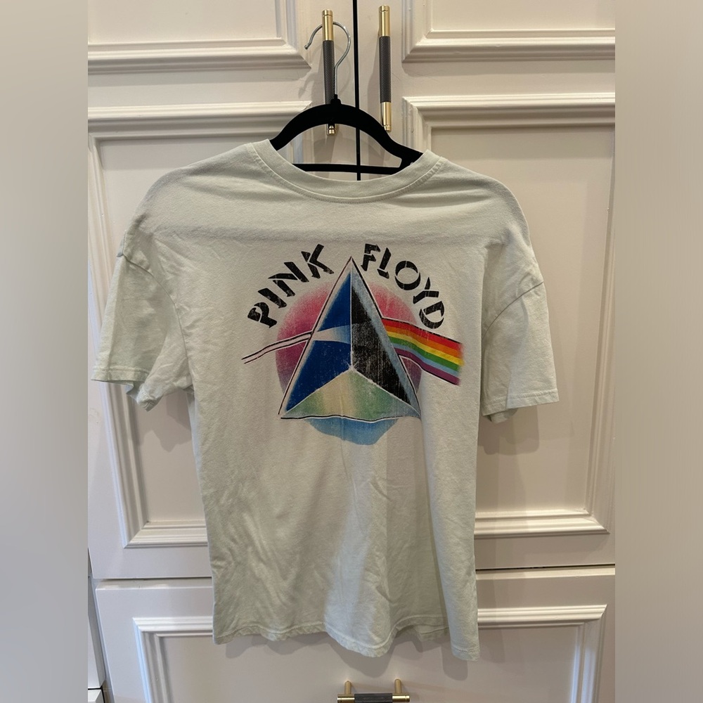 Pink Floyd Medium White Top. ⚡️💗